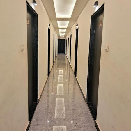 Hotel Shiv Mangalam Near Kashi Vishwanath Tample فاراناسي المظهر الخارجي الصورة